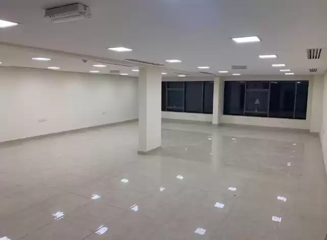 商业的 就绪物业 U/F 办公室  出售 在 萨德 , 多哈 #7465 - 1  image 